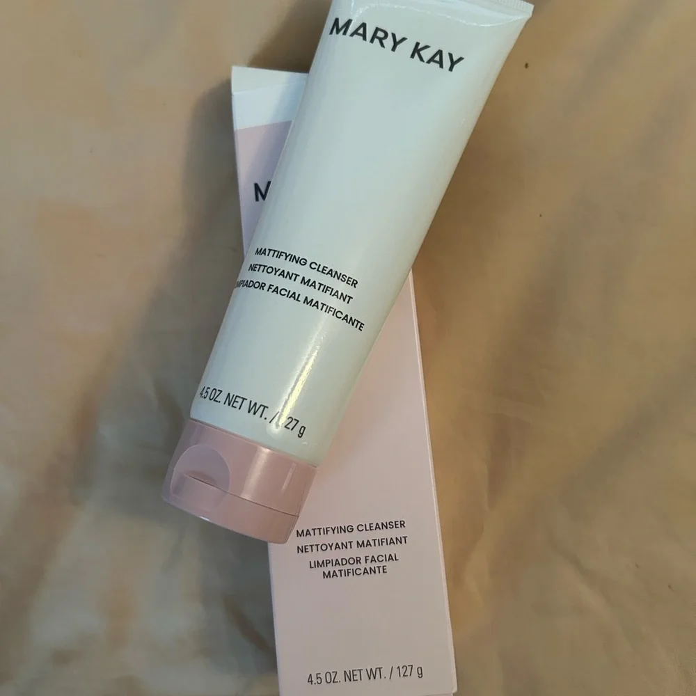 HOT DEAL! NIB.Mary Kay Mattifying Skincare.Purchased end of Nov. ‘25. - Picture 3 of 9